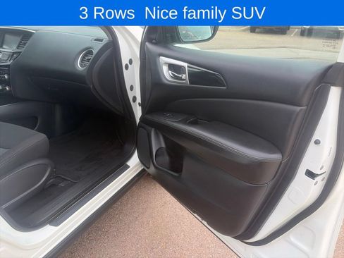 Used 2020 Nissan Pathfinder SV FWD image 18