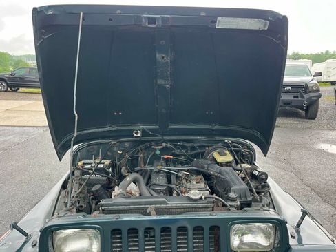 Used 1994 Jeep Wrangler S image 38
