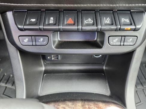 Used 2020 GMC Canyon SLT w/ Driver Alert Package image 26