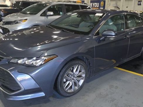 Used 2020 Toyota Avalon XLE image 1