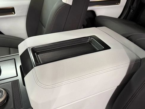 Used 2025 GMC Hummer EV 2X image 17