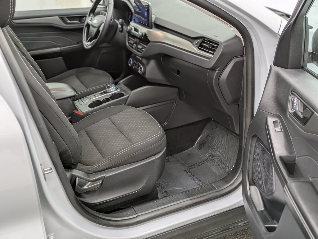 Used 2025 Ford Escape Active AWD/4WD image 15