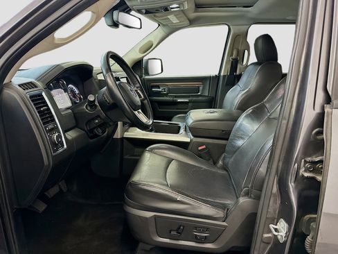 Used 2016 RAM 1500 Laramie w/ Convenience Group image 13