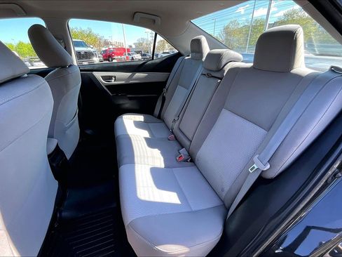 Used 2015 Toyota Corolla LE image 24