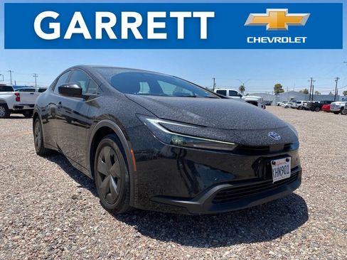 Used 2024 Toyota Prius LE FWD image 1