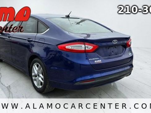 Used 2016 Ford Fusion SE FWD image 3