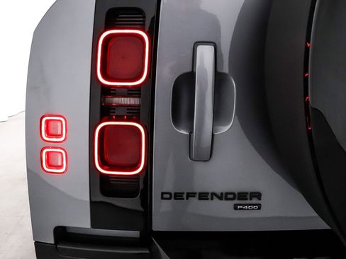 Used 2023 Land Rover Defender 130 X-Dynamic SE image 44