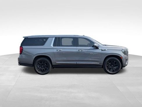Used 2021 GMC Yukon XL Denali w/ Denali Premium Package AWD/4WD image 11
