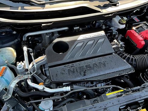 Used 2024 Nissan Rogue SL image 30