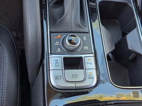 Certified 2022 Kia Telluride SX w/ SX Prestige Package image 28