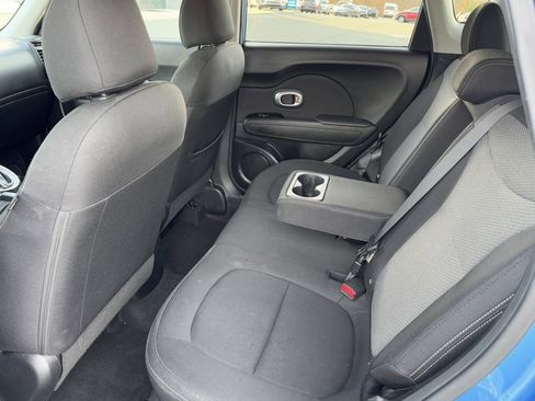 Used 2018 Kia Soul + image 17
