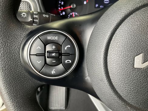 Used 2022 Kia Soul LX FWD image 29