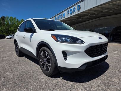 Used 2022 Ford Escape SE w/ SE Sport Appearance Package