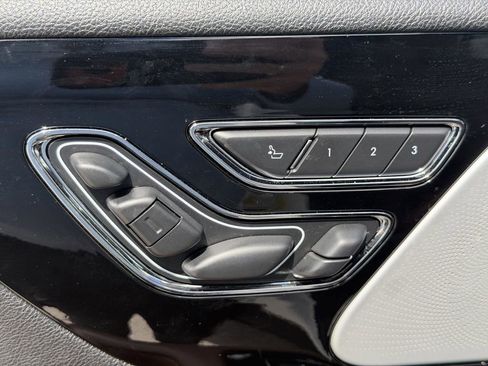 Used 2023 Lincoln Aviator Reserve w/ Equipment Group 201A AWD/4WD image 26