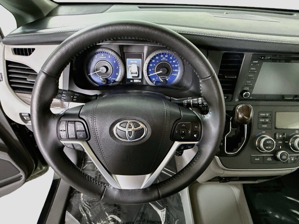 Certified 2020 Toyota Sienna XLE w/ XLE Navigation Package FWD image 23