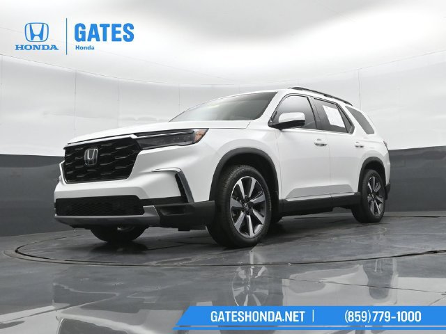 Certified 2025 Honda Pilot Touring image 36
