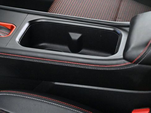 Used 2025 Nissan Kicks SR image 21