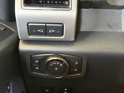 Used 2022 Ford F350 Platinum w/ Tremor Off-Road Package AWD/4WD image 22
