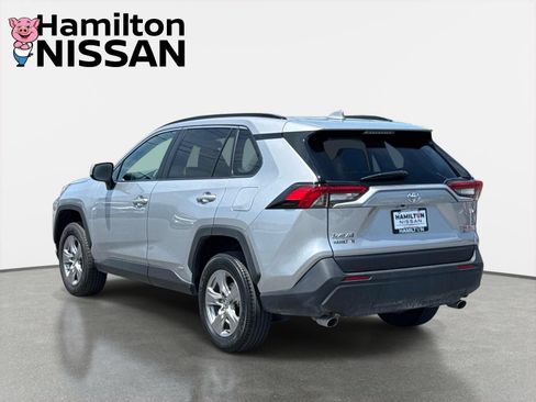Used 2025 Toyota RAV4 XLE AWD/4WD image 4
