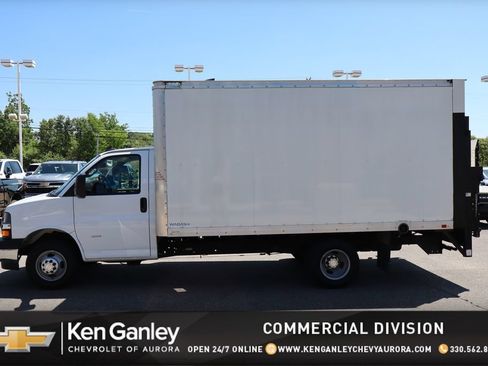 Used 2022 Chevrolet Express 3500 w/ Power Convenience Package RWD image 23