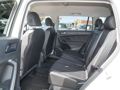 Certified 2022 Volkswagen Tiguan SE AWD/4WD image 17