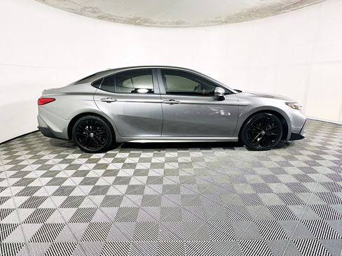 Used 2025 Toyota Camry SE w/ Convenience Package FWD image 2