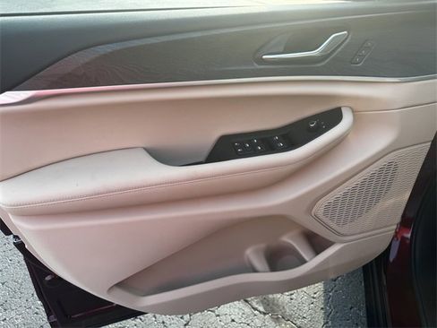 New 2025 Jeep Grand Cherokee Limited w/ Luxury Tech Group II image 22