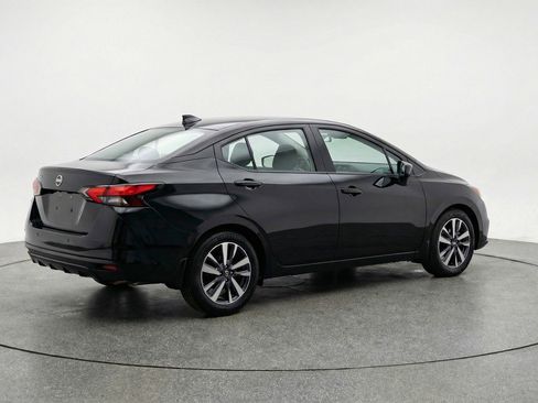 Used 2025 Nissan Versa SV image 9