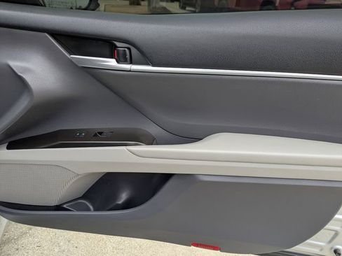 Used 2023 Toyota Camry LE image 31