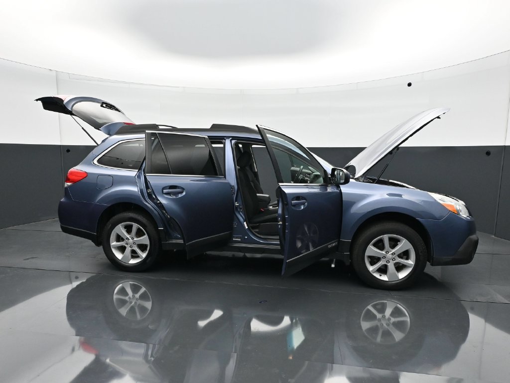 Used 2013 Subaru Outback Wilderness AWD/4WD image 35