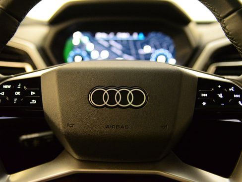 Certified 2025 Audi Q4 e-tron Premium w/ Convenience Package image 13