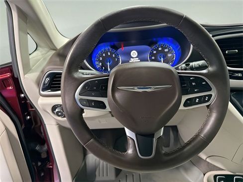 Used 2020 Chrysler Pacifica Touring-L Plus w/ Advanced Safetytec Group image 15