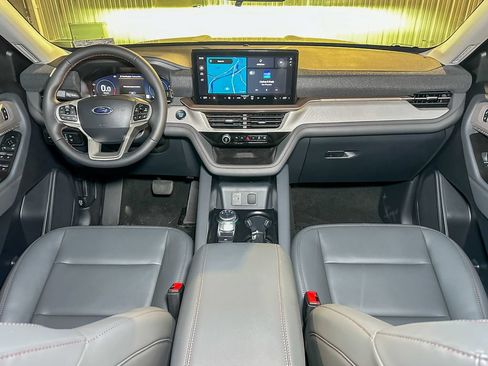 New 2026 Ford Explorer Active w/ Active Comfort Package AWD/4WD image 23