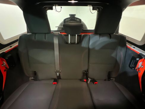 Used 2019 Jeep Wrangler Unlimited Rubicon image 25