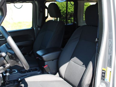 Used 2021 Jeep Wrangler Unlimited Sport AWD/4WD image 19