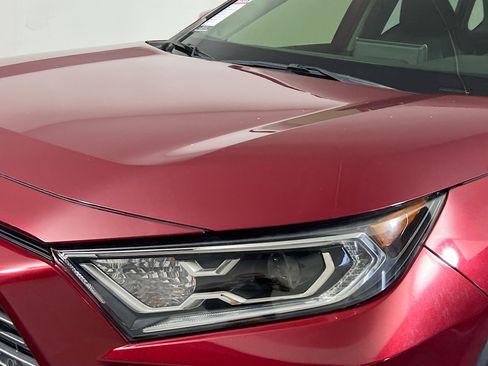 Used 2020 Toyota RAV4 Limited image 11