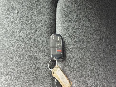 Used 2025 Jeep Compass Limited image 21