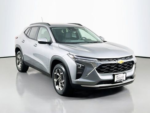 New 2026 Chevrolet Trax LT w/ Driver Confidence Package image 3