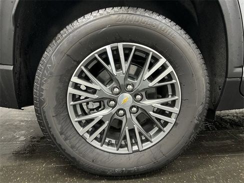 New 2025 Chevrolet Traverse LT w/ LPO, Floor Liner Package image 32