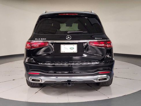 Used 2024 Mercedes-Benz GLS 580 4MATIC image 10