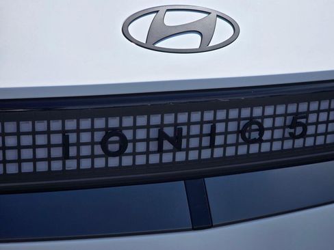 New 2025 Hyundai Ioniq 5 XRT image 13