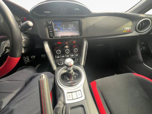 Used 2019 Toyota 86 image 13