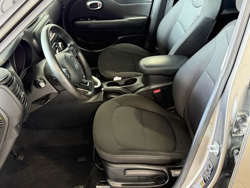 Used 2017 Kia Soul + FWD Hatchback 2.0L 4-Cyl image 6