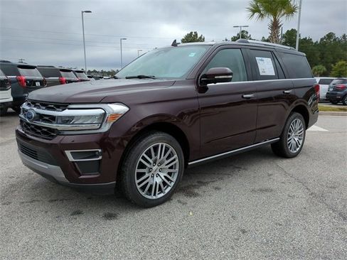 Used 2024 Ford Expedition Limited image 8