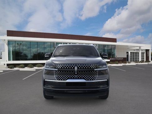 New 2026 Lincoln Navigator Reserve AWD/4WD image 6