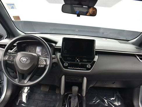 Used 2024 Toyota Corolla Cross AWD Hybrid image 10