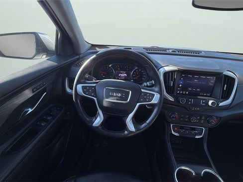 Used 2022 GMC Terrain SLT w/ LPO, Floor Liner Package image 17