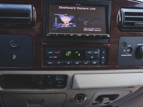 Used 2007 Ford F250 Lariat RWD image 3