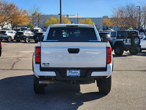 Used 2024 Toyota Tacoma TRD Sport image 4