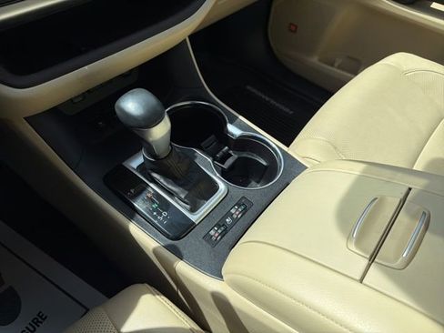 Used 2017 Toyota Highlander Limited image 36